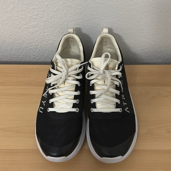 Atreyu Base Model Sz 9.5 Black/White - Picture 2 of 6